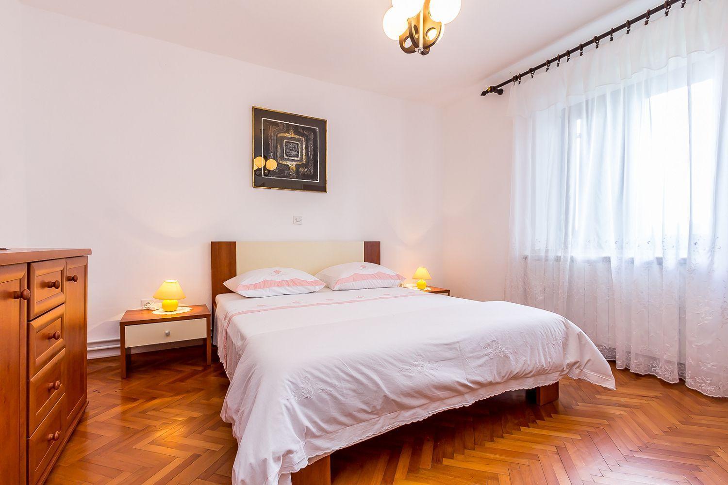 Ferienwohnung Mit Wlan, Klima, Parkplatz, Grill Und Grossem Garten Zum Fussball Spielen Gajana Bagian luar foto